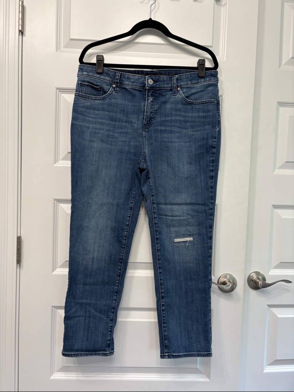 Chico’s So Slimming Girlfriend Slim Leg Crop Blue Jeans